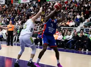 Anadolu Efes, Merkezefendi'yi 96-63 Yendi!