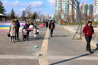 Diyarbakır Parkları Bahar Havasıyla Şenlendi