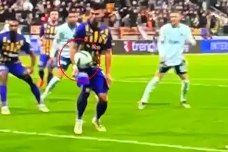 Fenerbahçe, Eyüpspor Maçında Penaltı İstemişti!