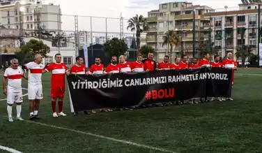 Eski Futbolcular Yeni Sahada Karşılaştı