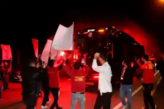 Gaziantep'te Galatasaray'ı Coşkulu Karşılama