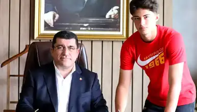 Kayserispor'dan Genç Yıldıza Profesyonel Sözleşme!