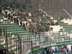 Kocaelispor-Iğdır FK Maçında Taraftarlar Olay Çıkardı