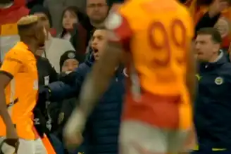 Osimhen'den Mert Hakan'a Şok Hareket! Derbide Gerilim Tırmanıyor
