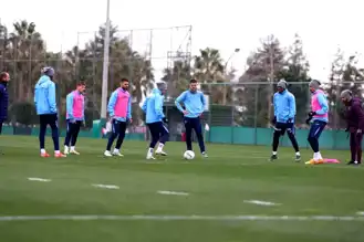 Trabzonspor, Eyüpspor Karşısında Kazanmak İçin Ter Döküyor