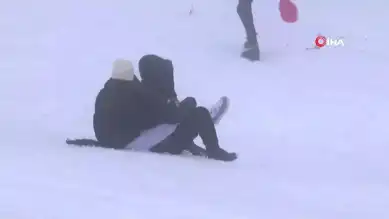 Uludağ'da Kayakçı Akını: Telesiyejlerde Uzun Kuyruklar!