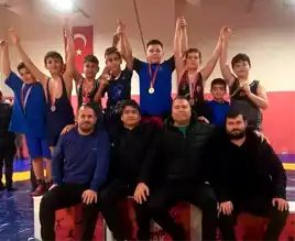 Yunusemre Belediyespor Miniklerden Madalya Yağmuru!