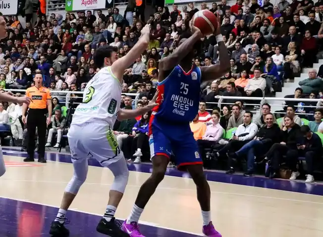 Anadolu Efes, Merkezefendi'yi 96-63 Yendi!