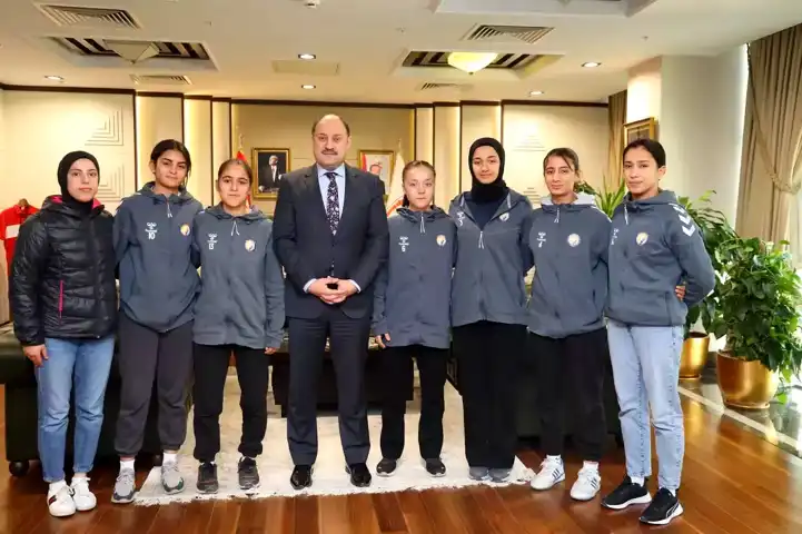 Bingöl'de Kadın Hentbolculara Saldırı!