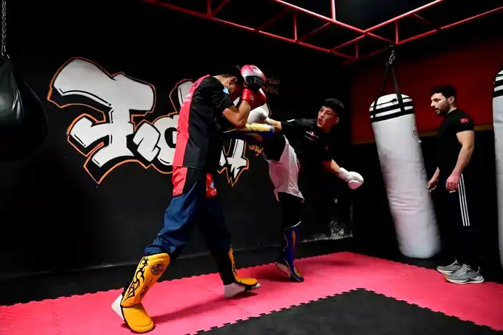 Gençlere Sporla Gelecek: Kick Boks Antrenörü Emirhan