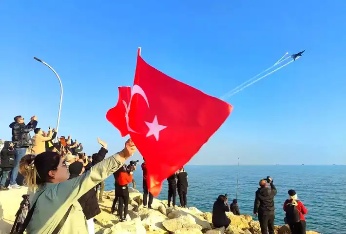 SOLOTÜRK'ten Mersin'e Kurtuluş Gösterisi