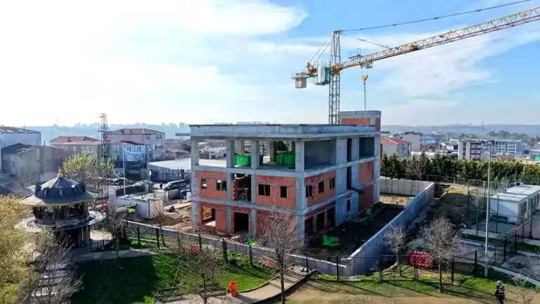 Sultangazi'ye Dev Gençlik Merkezi!