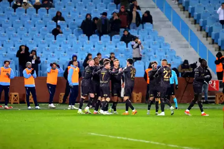 Trabzonspor, Gaziantep FK'yı 2-0 Yendi!